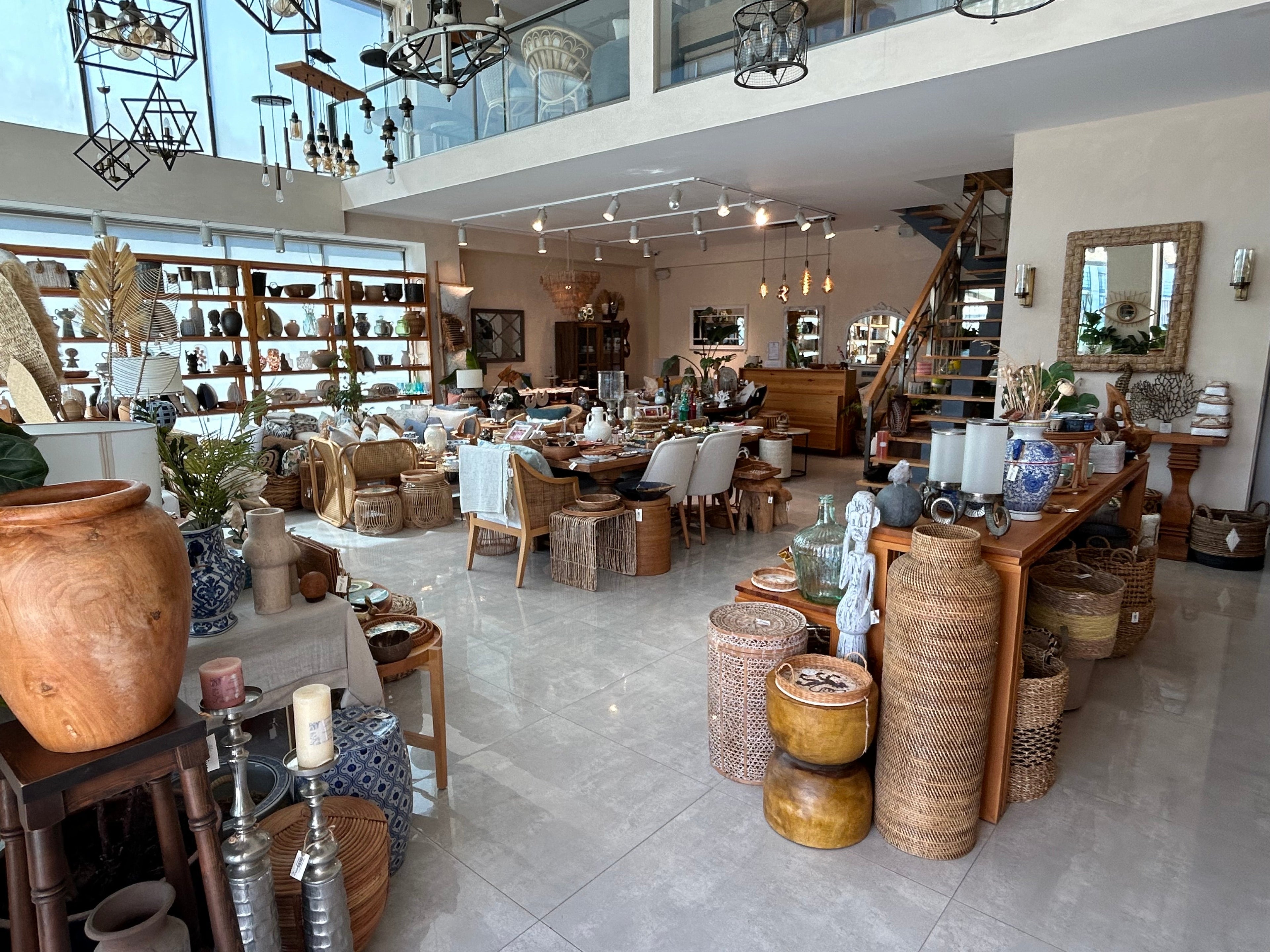 Mixa Interiors Bodrum Gündoğan mağazası doğal dekorasyon ve sofra seçkisi